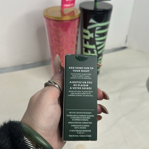 Starbucks x Wicked key chain/ bag charm/ cup charm - Picture 4 of 5